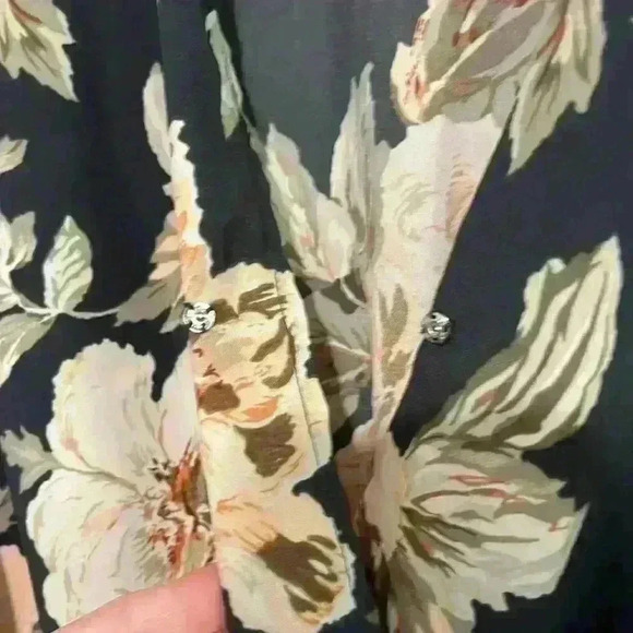 Lulus Floral Long Sleeve Shorts Romper With Pockets. Women’s Size Small - Picture 5 of 10